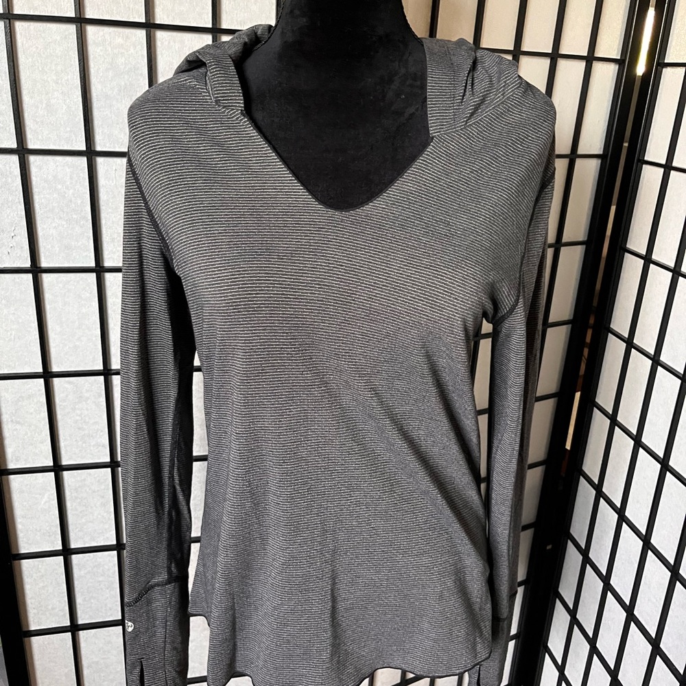 Manduka Gray Women's Hooded Top